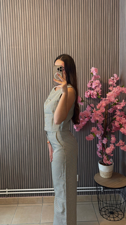 Ensemble à carreaux