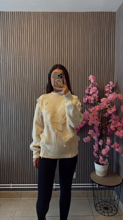 Pull à fleur beige